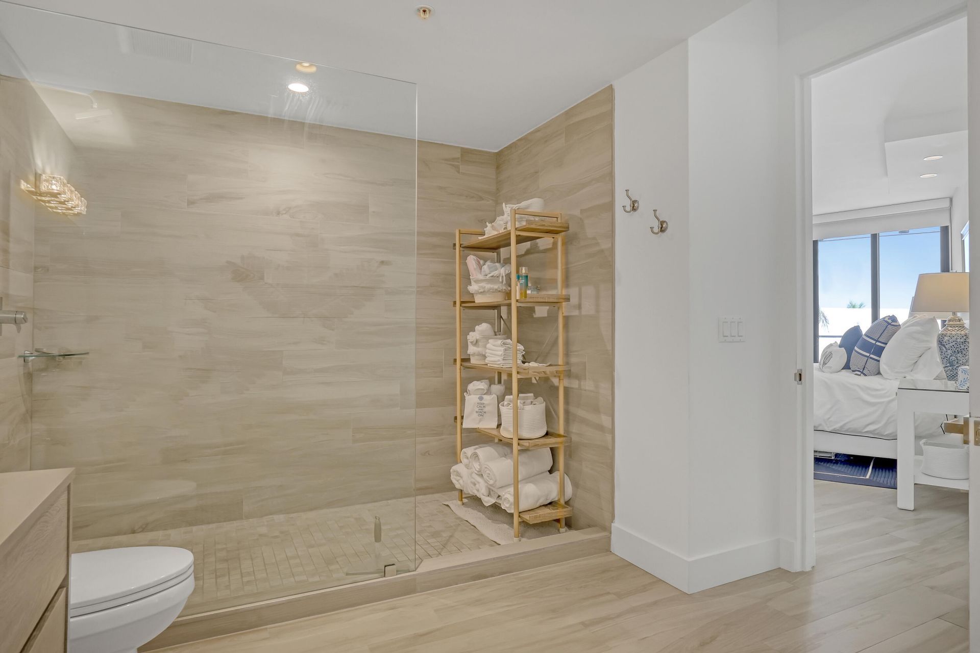 106 Inlet Way, Unit 305, Palm Beach Shores, FL 33404 Photo