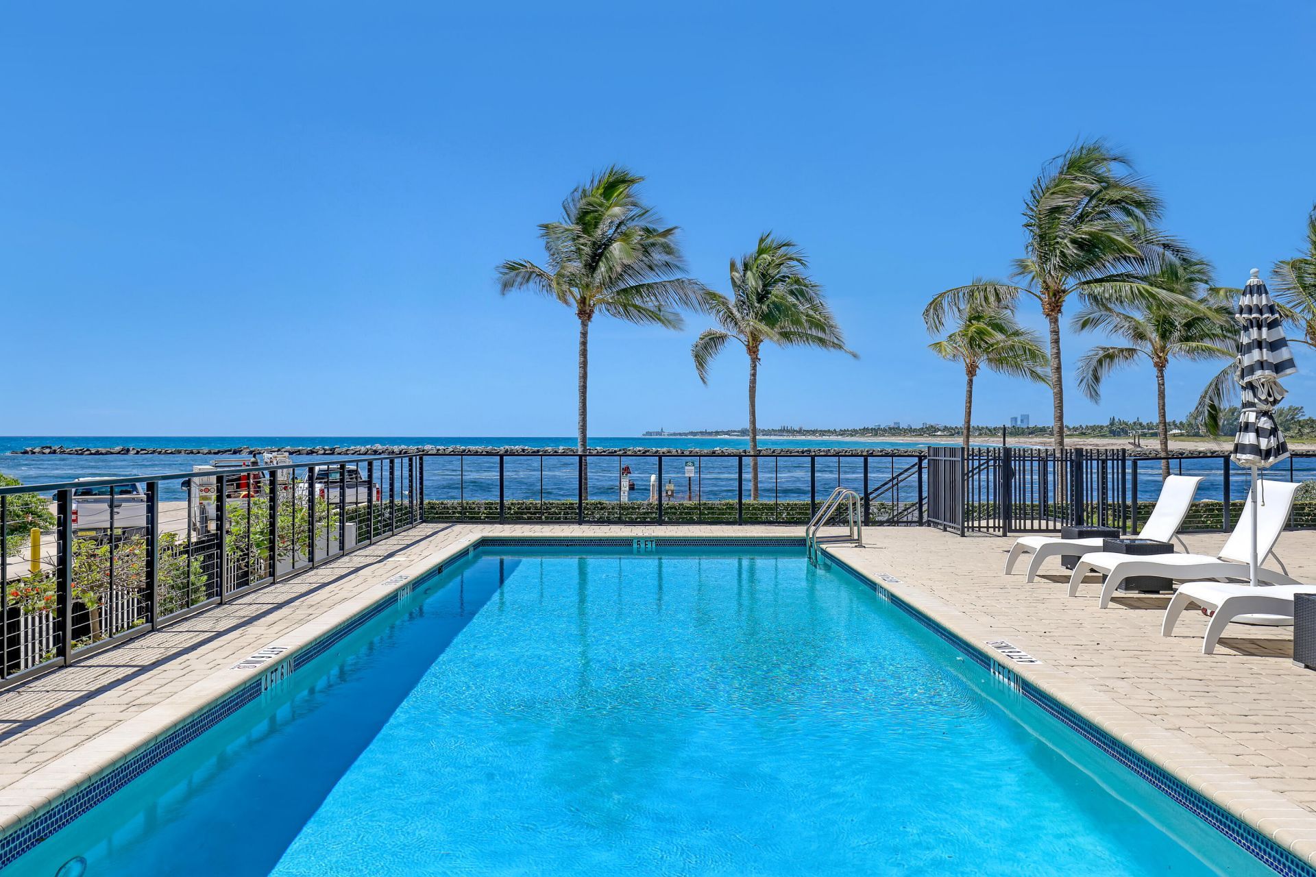 106 Inlet Way, Unit 305, Palm Beach Shores, FL 33404 Photo