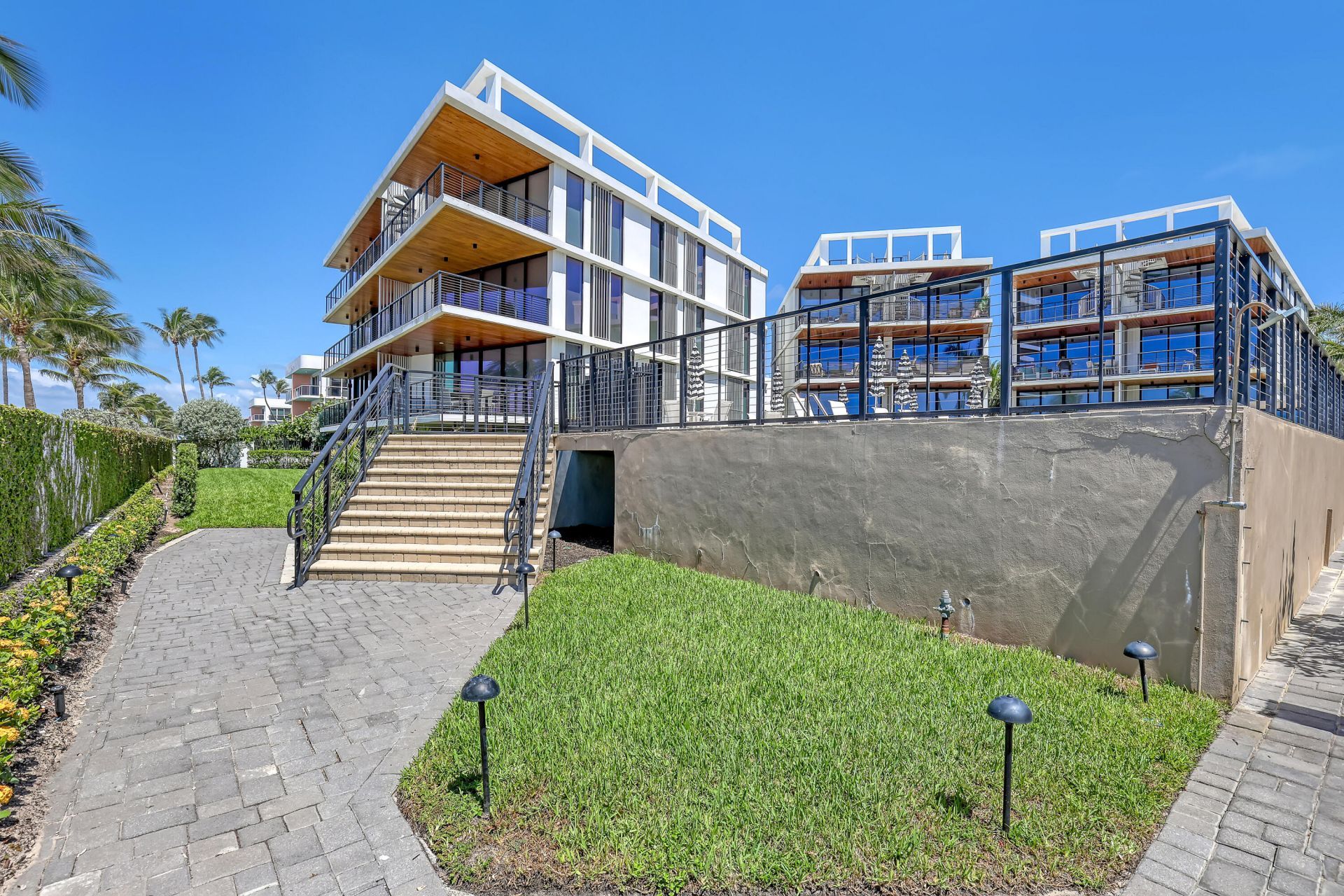 106 Inlet Way, Unit 305, Palm Beach Shores, FL 33404 Photo