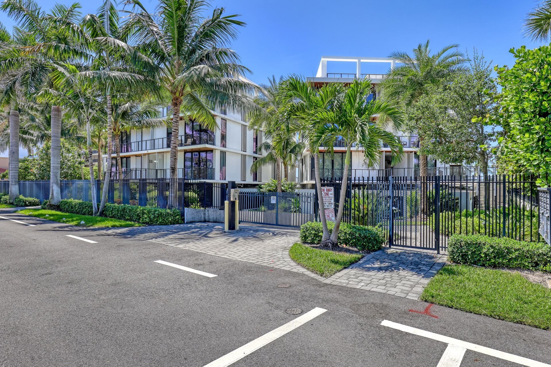 106 Inlet Way, Unit 305, Palm Beach Shores, FL 33404 Photo