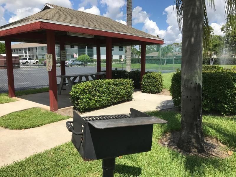 1271 SE Parkview Place, Unit H8, Stuart, FL 34994 Photo