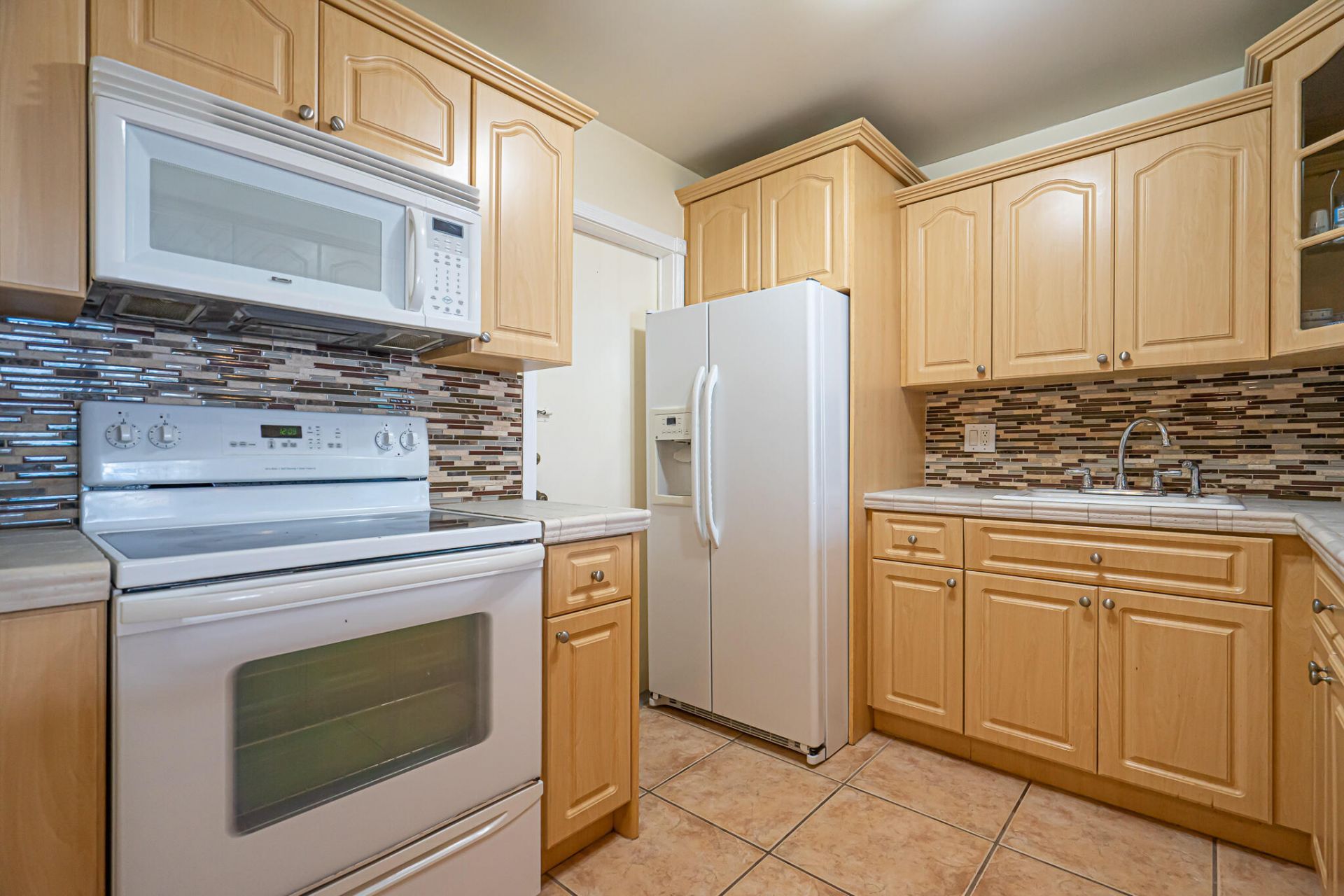 1801 S Ocean Drive, Unit 332, Hallandale Beach, FL 33009 Photo