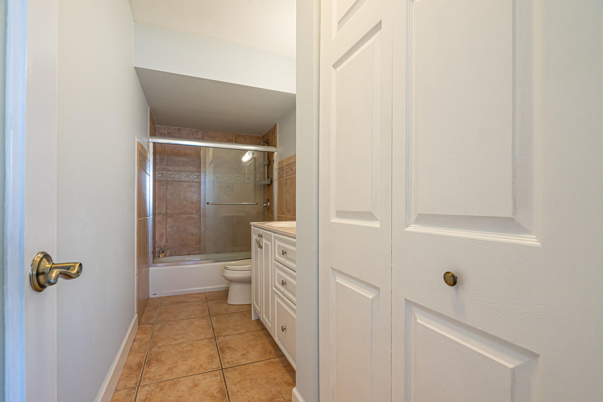 1801 S Ocean Drive, Unit 332, Hallandale Beach, FL 33009 Photo