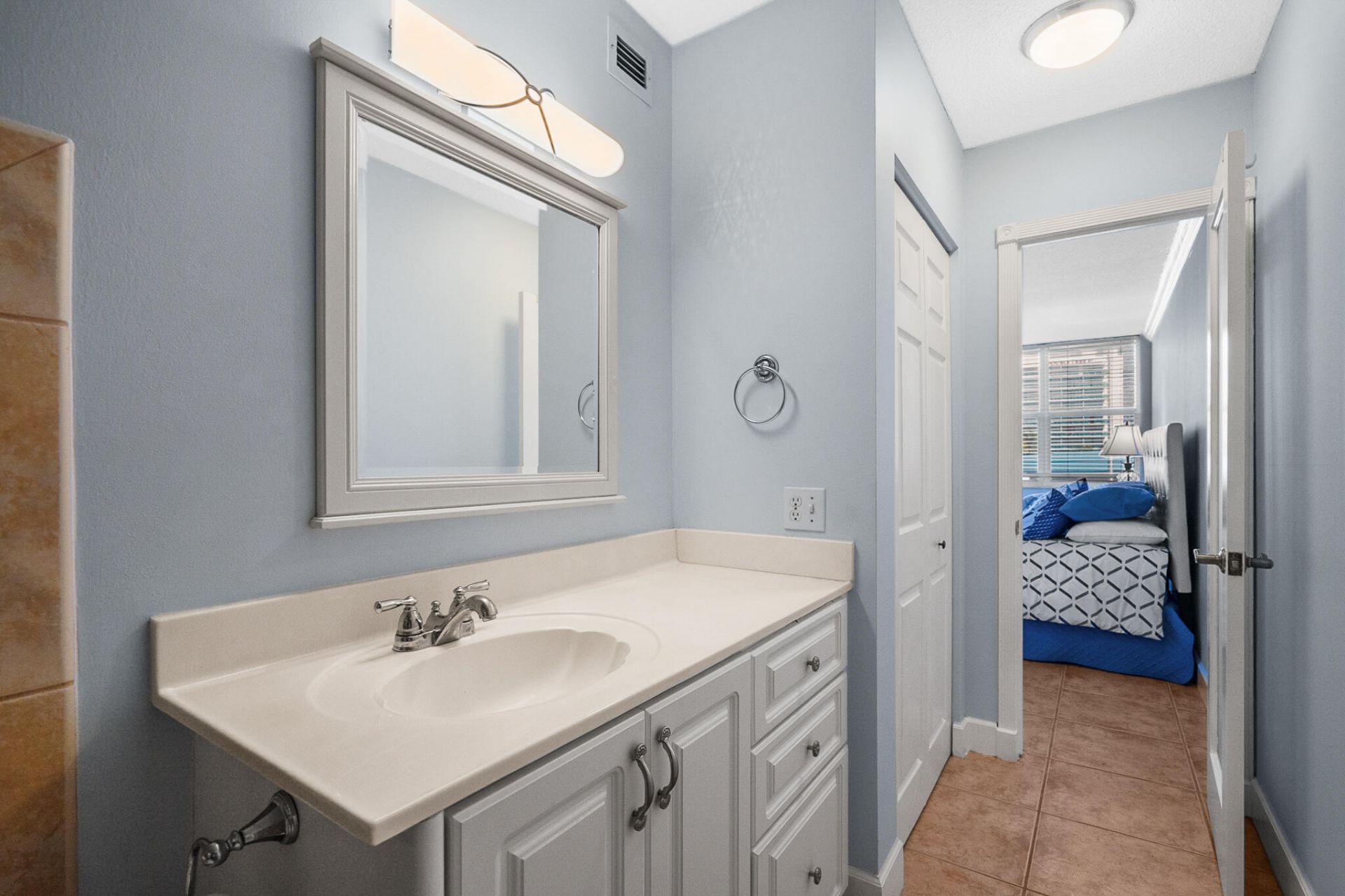 1801 S Ocean Drive, Unit 332, Hallandale Beach, FL 33009 Photo