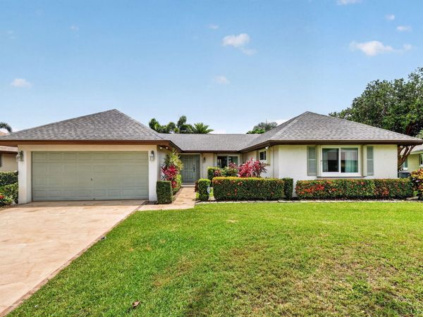 10460 Greentrail Drive N, Boynton Beach, FL 33436