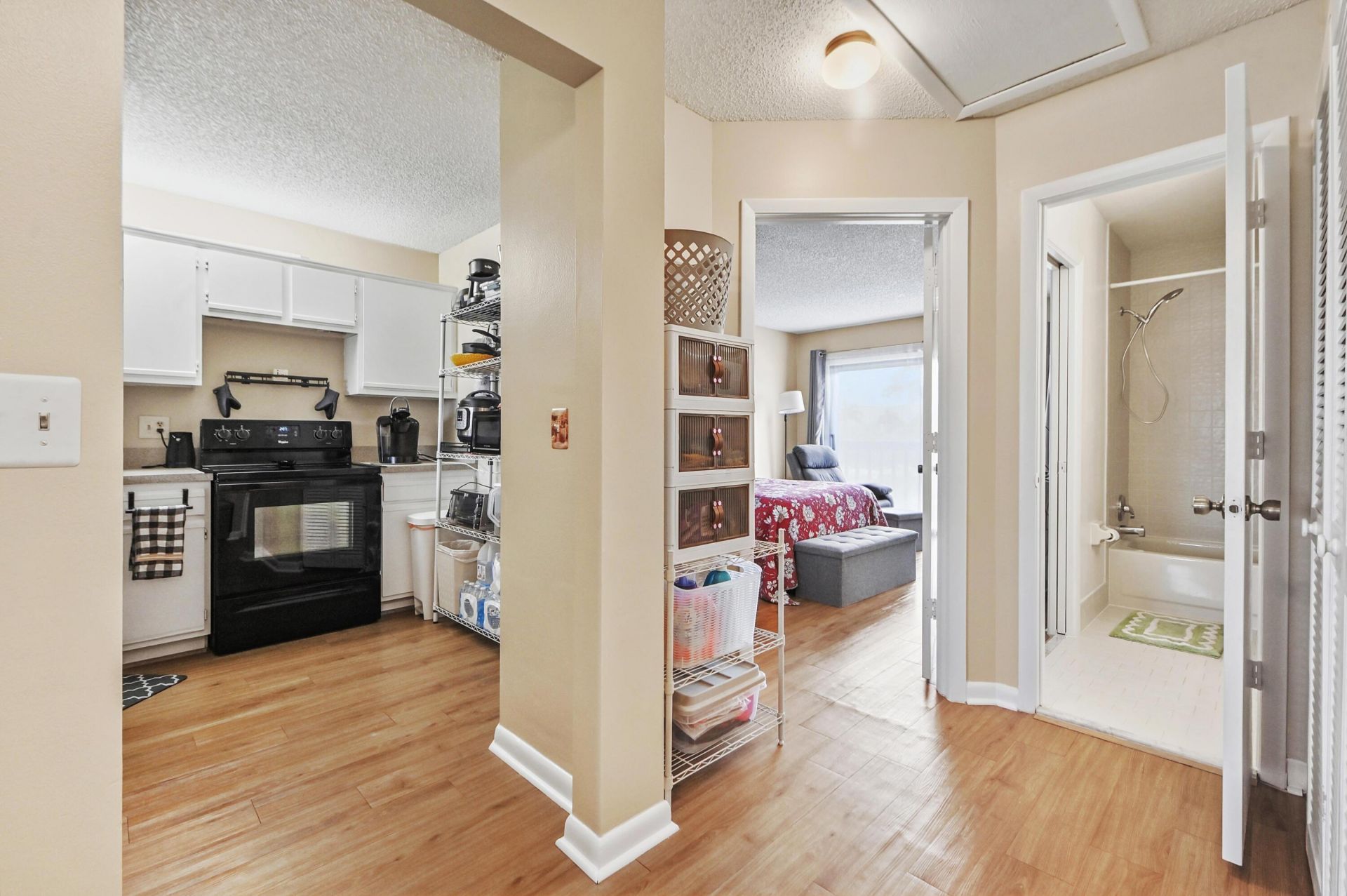 2641 Gately Drive W, Unit 503, West Palm Beach, FL 33415 Photo