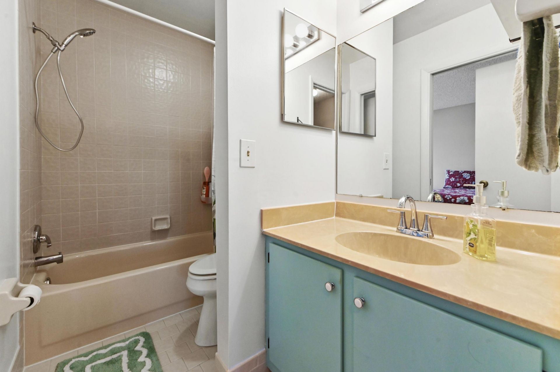 2641 Gately Drive W, Unit 503, West Palm Beach, FL 33415 Photo
