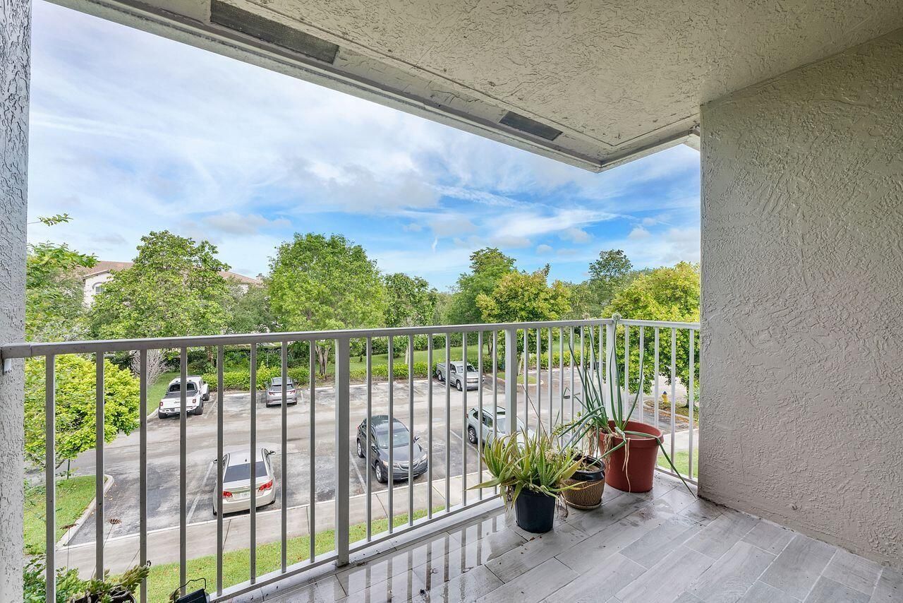 5011 Wiles Road, Unit 303, Coconut Creek, FL 33073 Photo