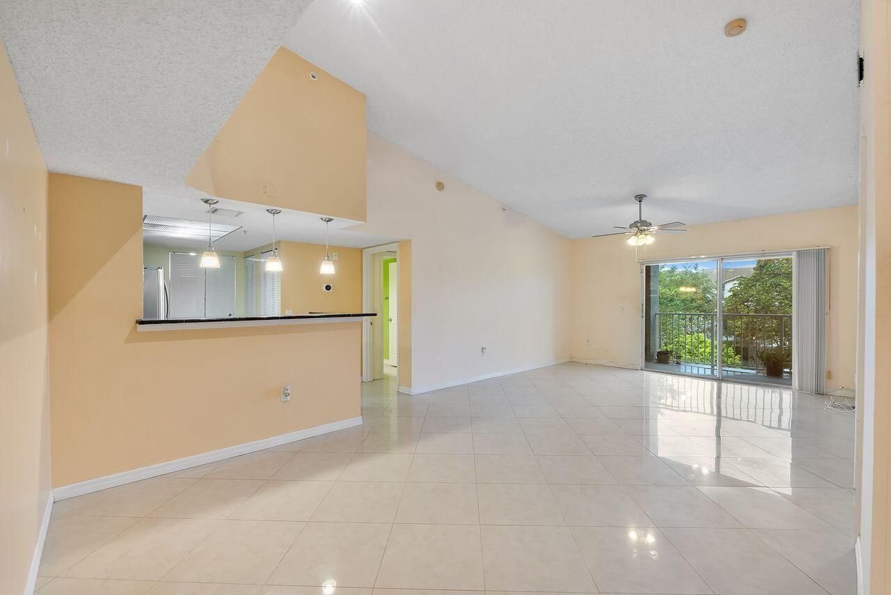 5011 Wiles Road, Unit 303, Coconut Creek, FL 33073 Photo