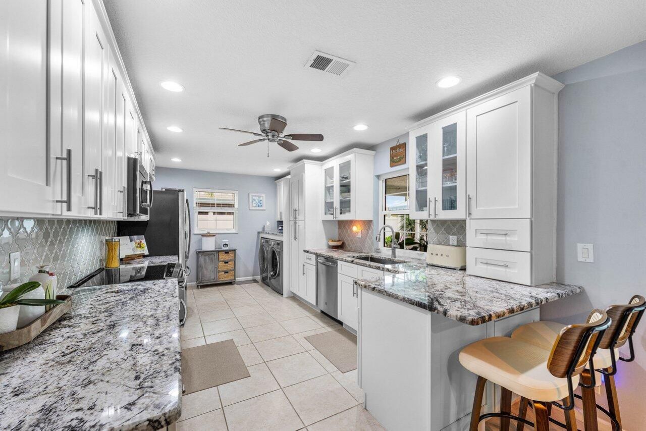 2527 SW 12th Street, Boynton Beach, FL 33426 Photo