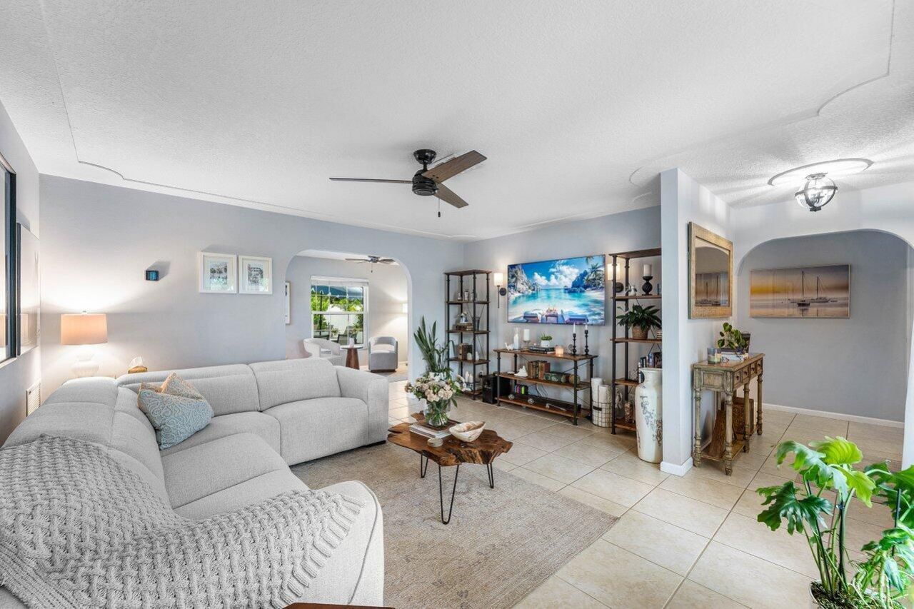 2527 SW 12th Street, Boynton Beach, FL 33426 Photo