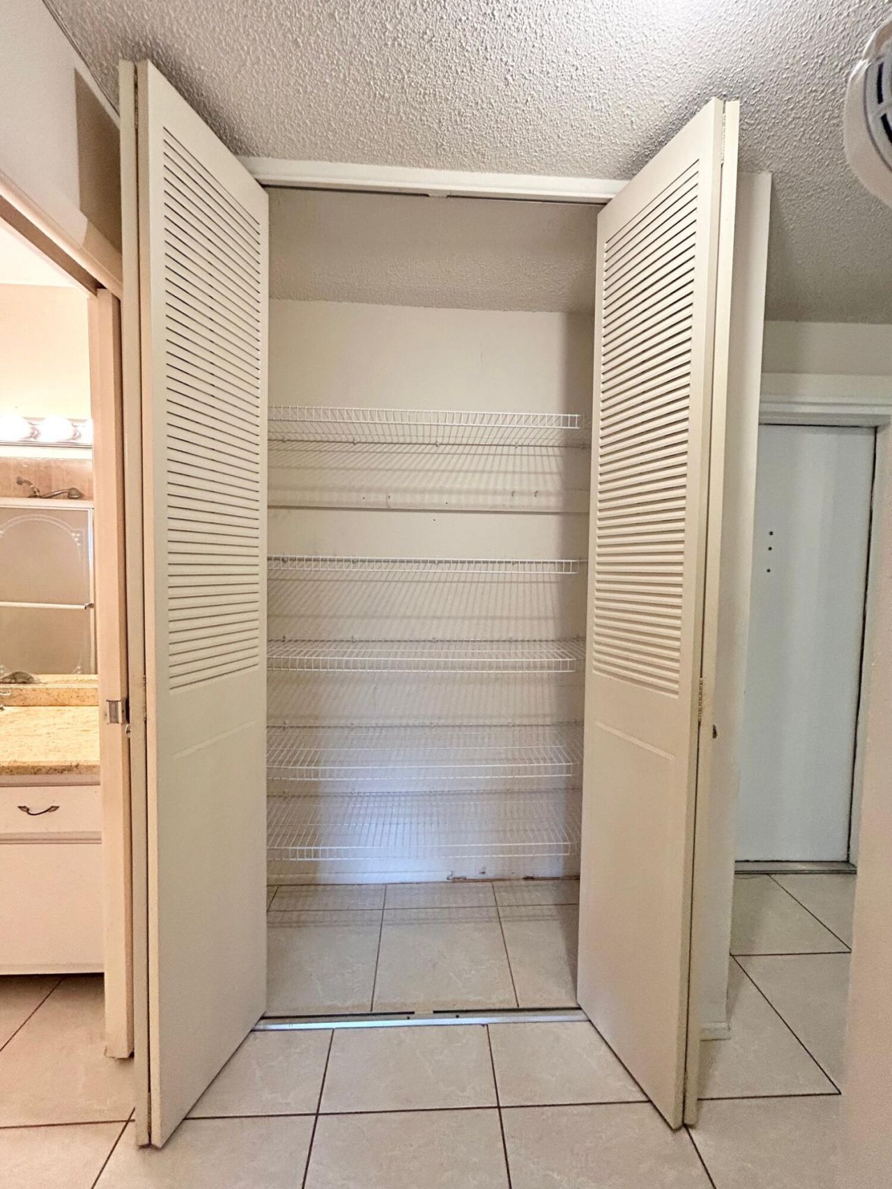 2854 E Ashley Dr Drive E, Unit B, West Palm Beach, FL 33415 Photo