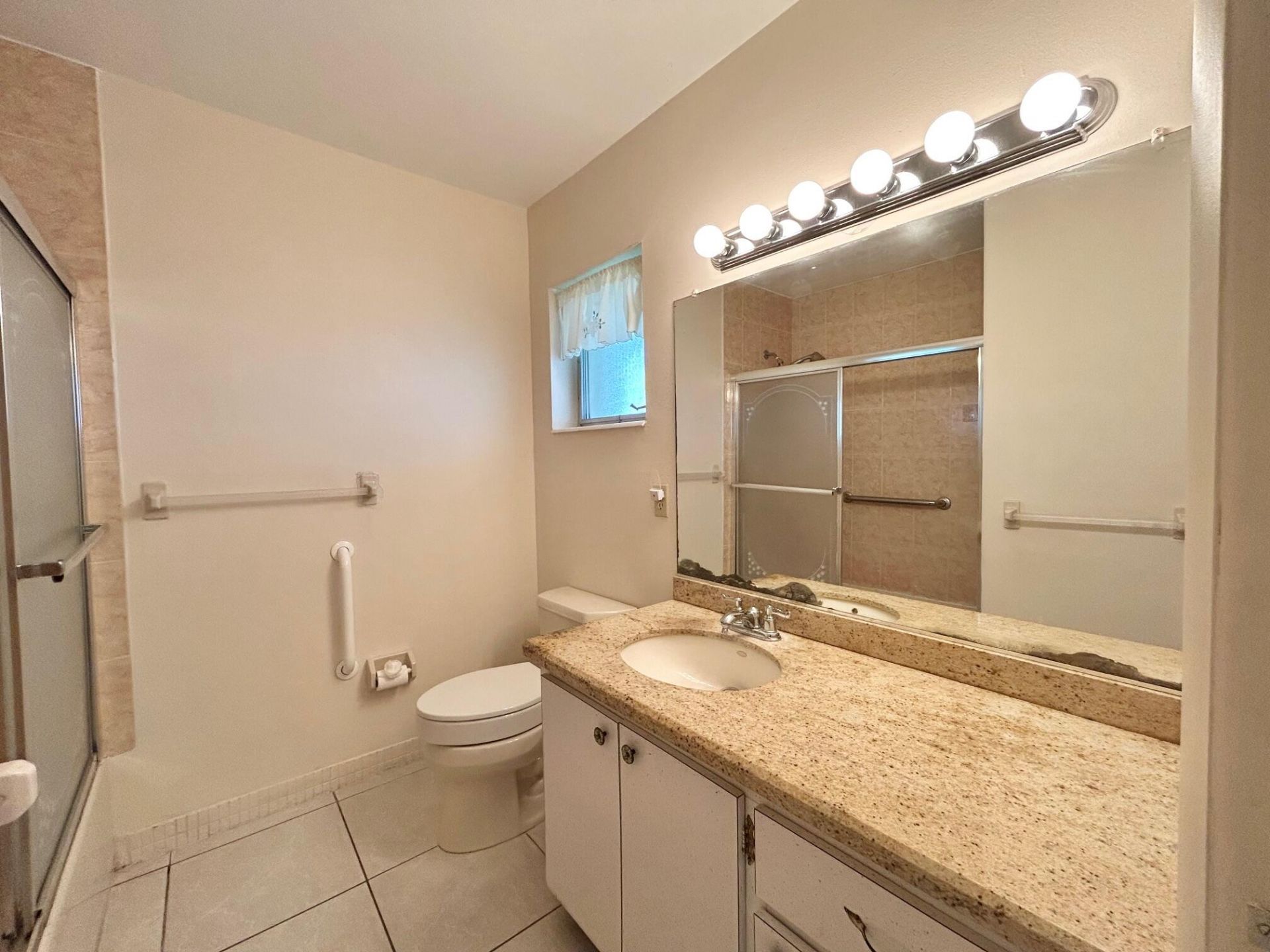 2854 E Ashley Dr Drive E, Unit B, West Palm Beach, FL 33415 Photo