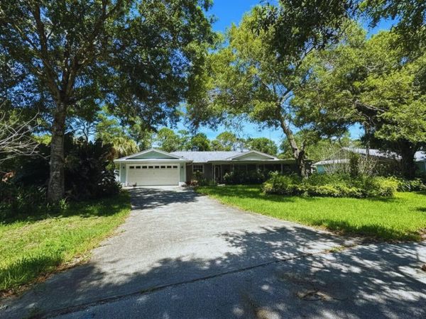 2725 47th Avenue, Vero Beach, FL 32966