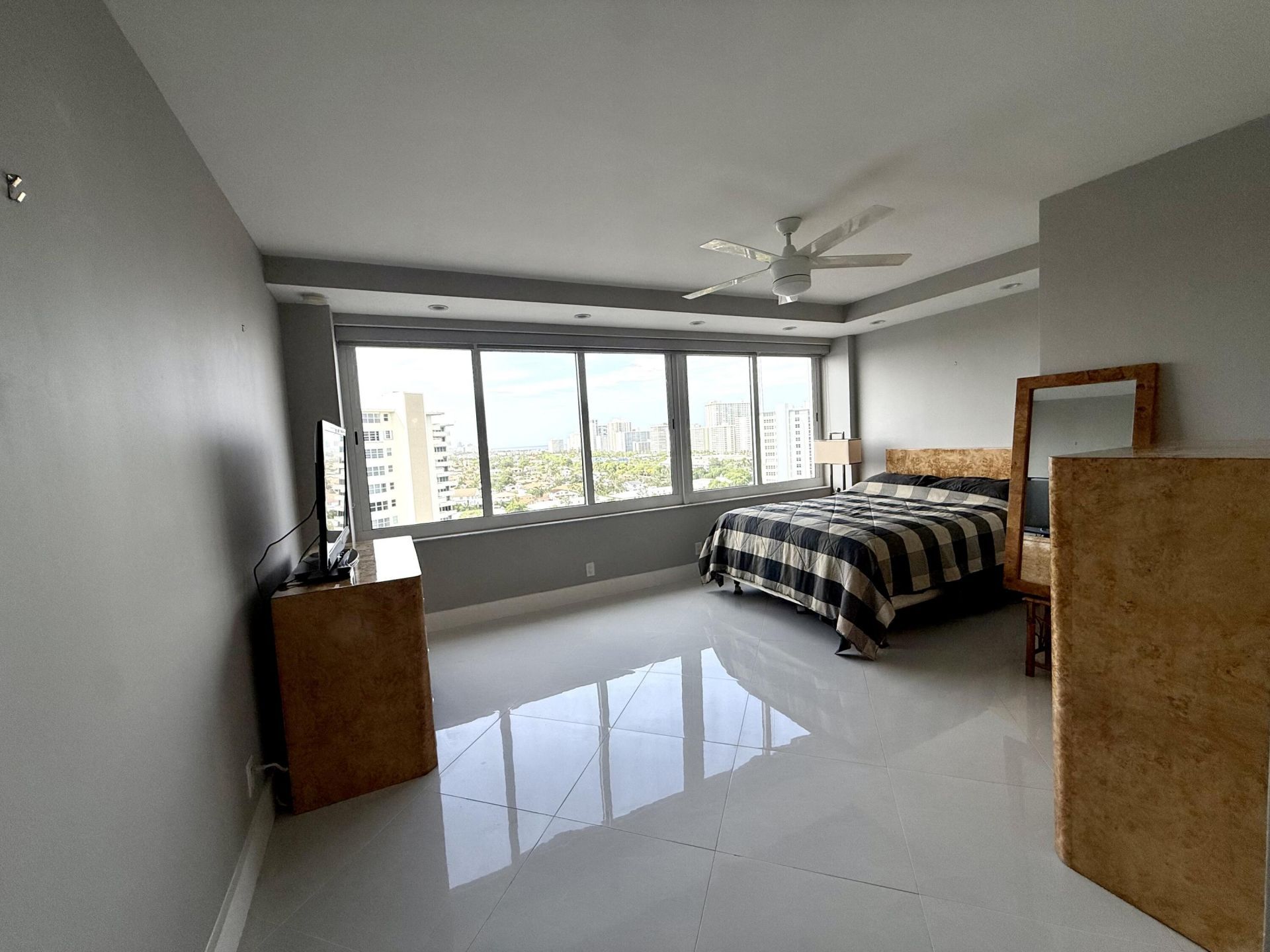 3233 NE 34th Street, Unit 1504, Fort Lauderdale, FL 33308 Photo