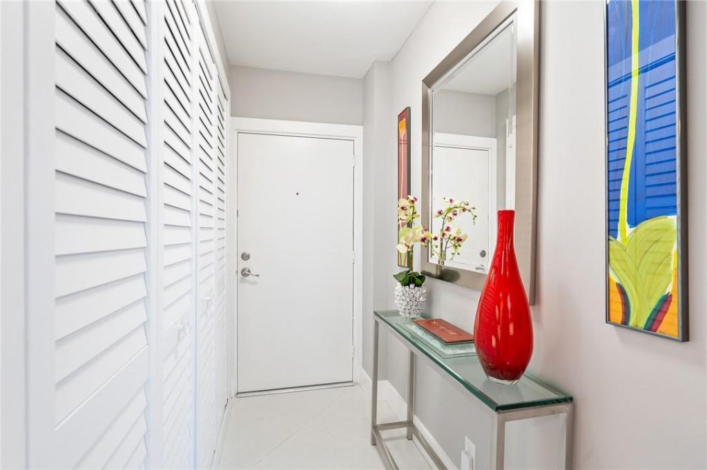 3233 NE 34th Street, Unit 1504, Fort Lauderdale, FL 33308 Photo