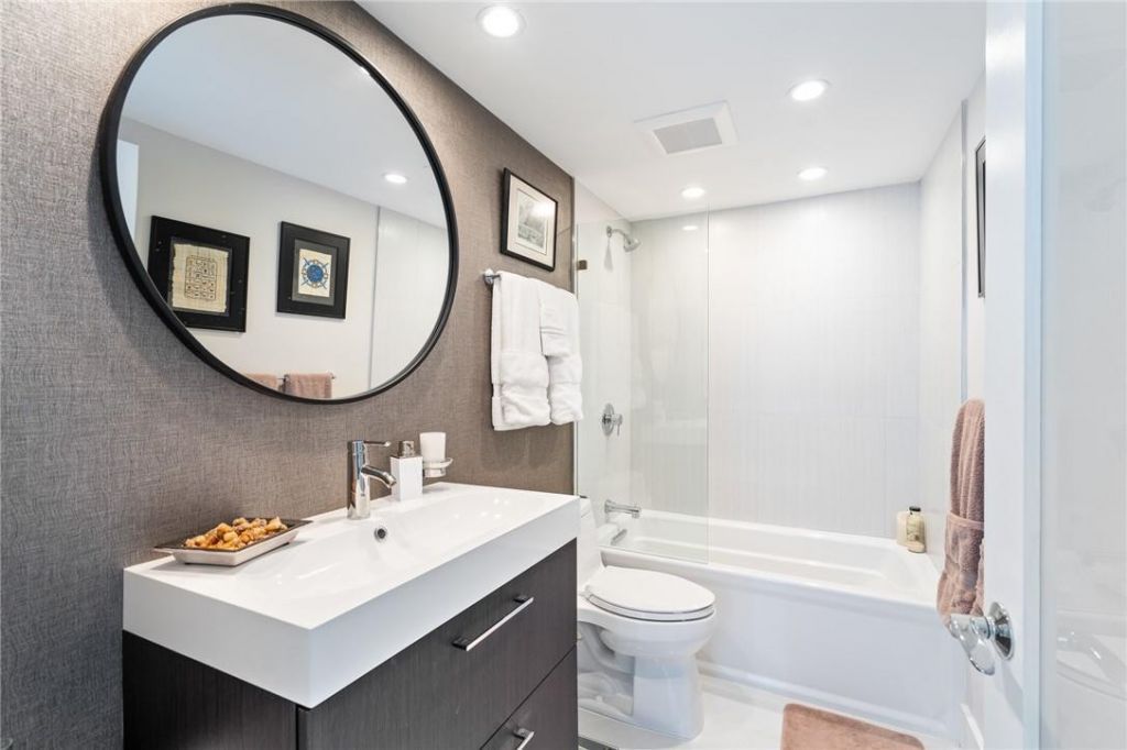 3233 NE 34th Street, Unit 1504, Fort Lauderdale, FL 33308 Photo