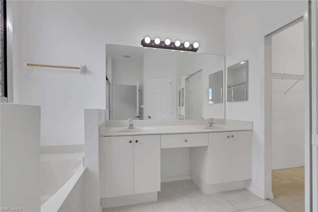 15454 Summit Place Cir, Unit 125, Naples, FL 34119 Photo