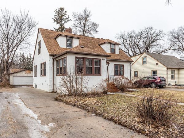 1454 10TH Street N, Fargo, ND 58102