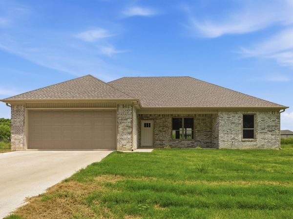 916 Bratton Rd , Lonoke, AR 72086