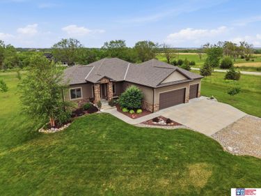 17550 Red Sunset Court, Bennet, NE 68317