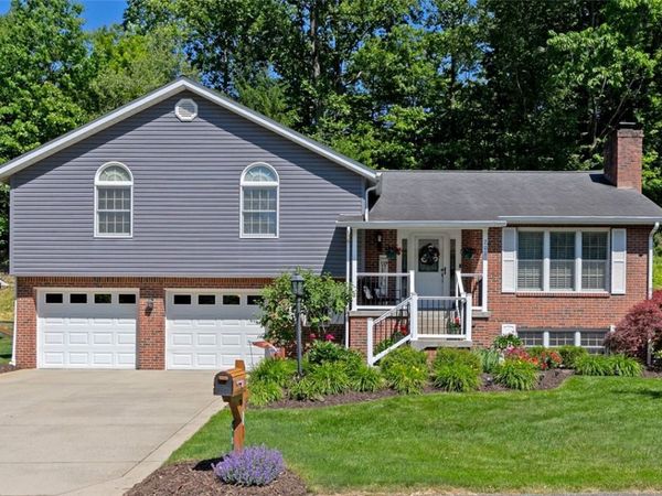 201 Apple Hill Dr, Delmont, PA 15626