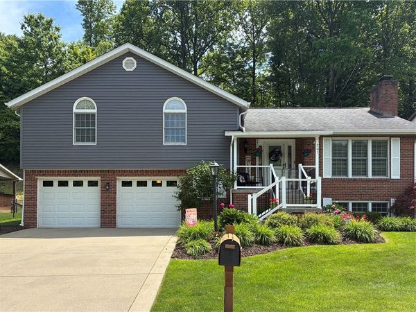 201 Apple Hill Dr , Delmont, PA 15626