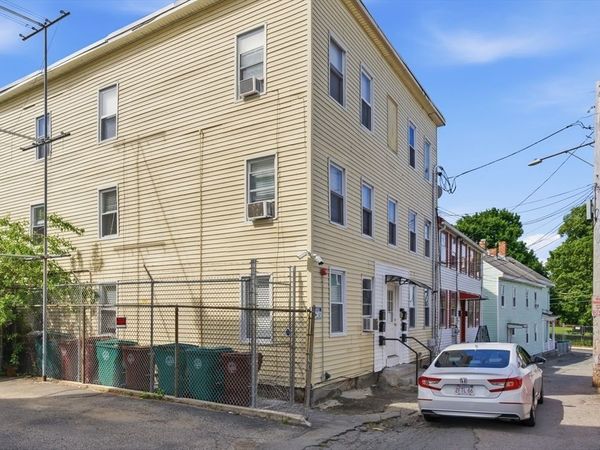 8 Cherry St, Lowell, MA 01852