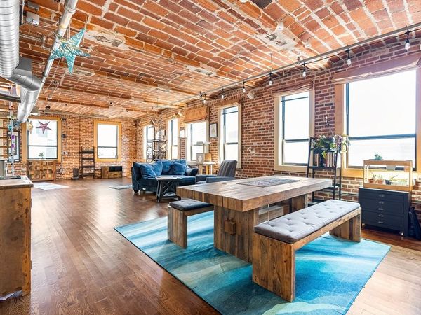 121-123 Beach St, Unit 801, Boston, MA 02111