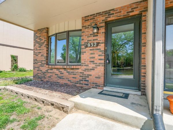 932 Jordan Circle, Schererville, IN 46375