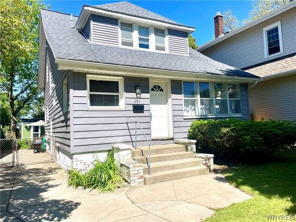 681 Mckinley Parkway , Buffalo, NY 14220