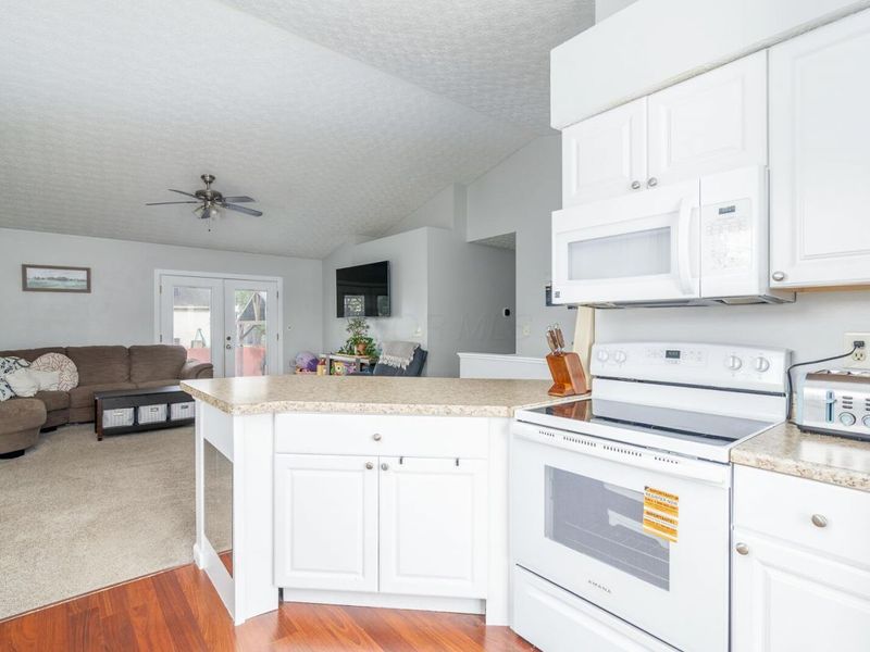 889 Lancia Lane, Galloway, OH 43119 Photo 8