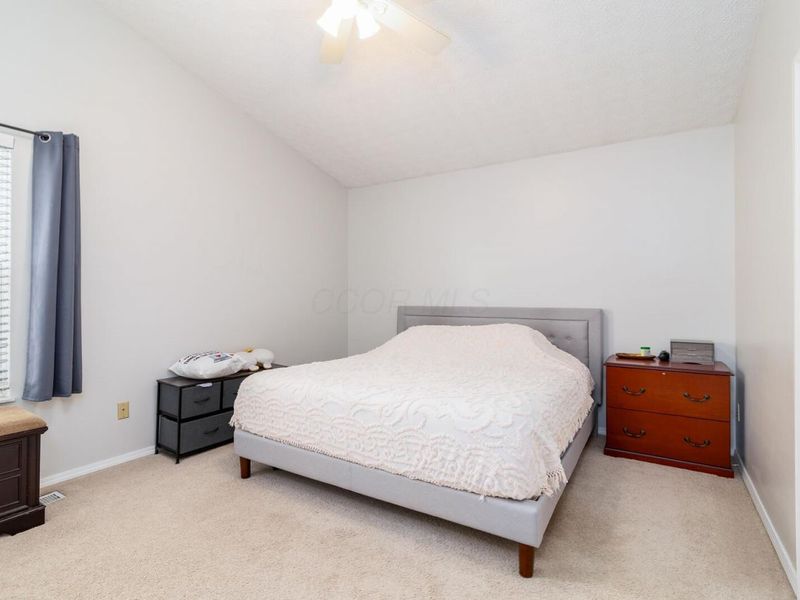 889 Lancia Lane, Galloway, OH 43119 Photo 9