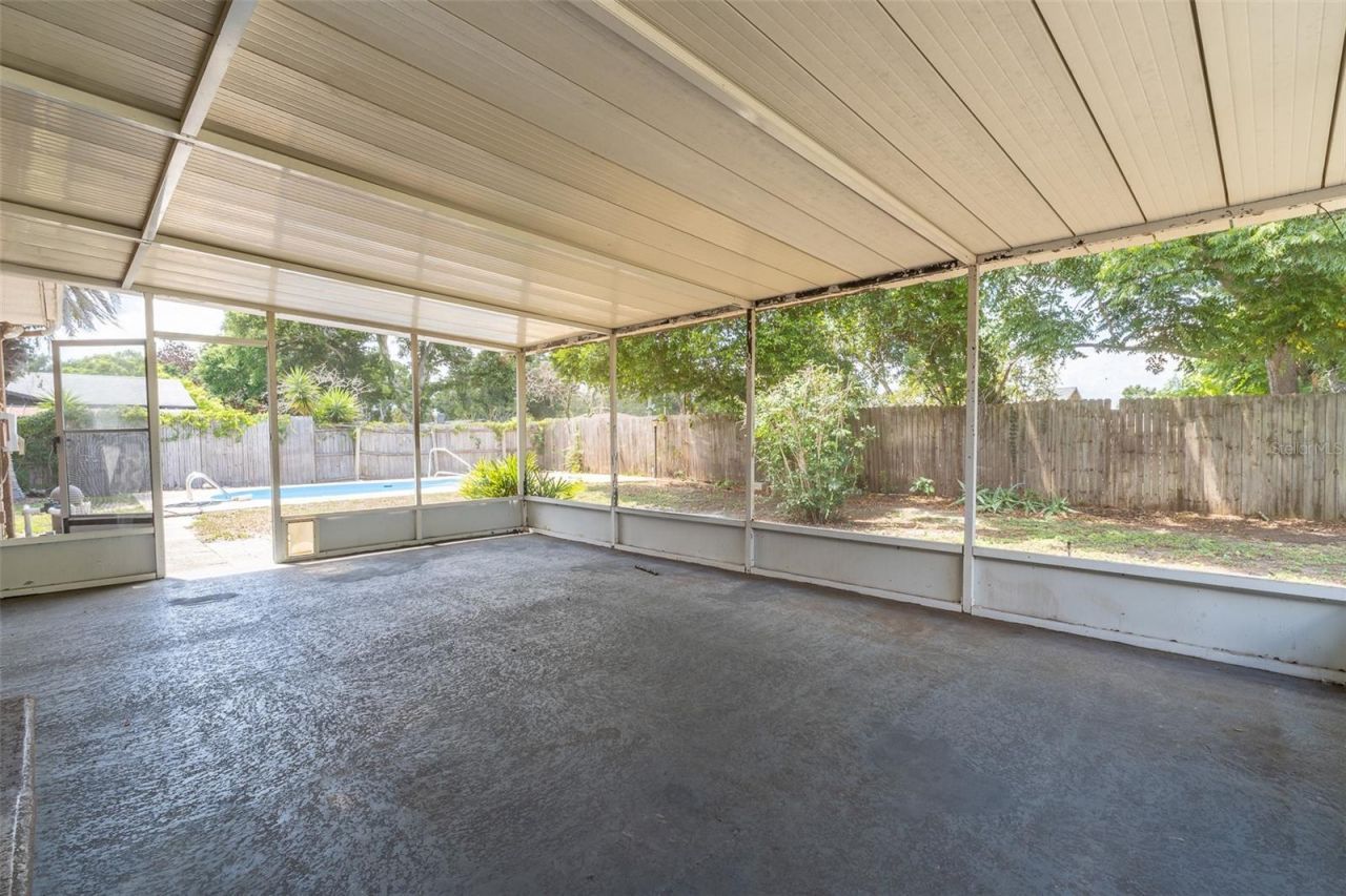 614 E Wheeler Road , Seffner, FL 33584 Photo