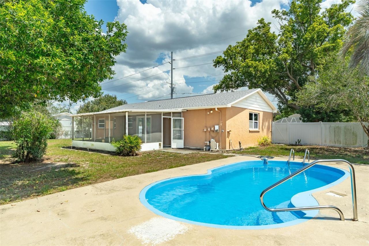 614 E Wheeler Road , Seffner, FL 33584 Photo