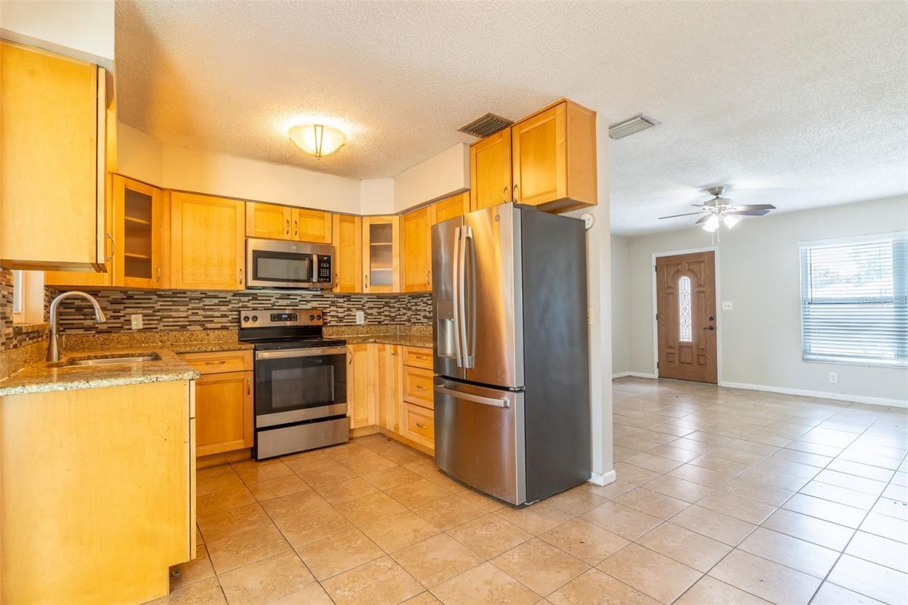 614 E Wheeler Road , Seffner, FL 33584 Photo