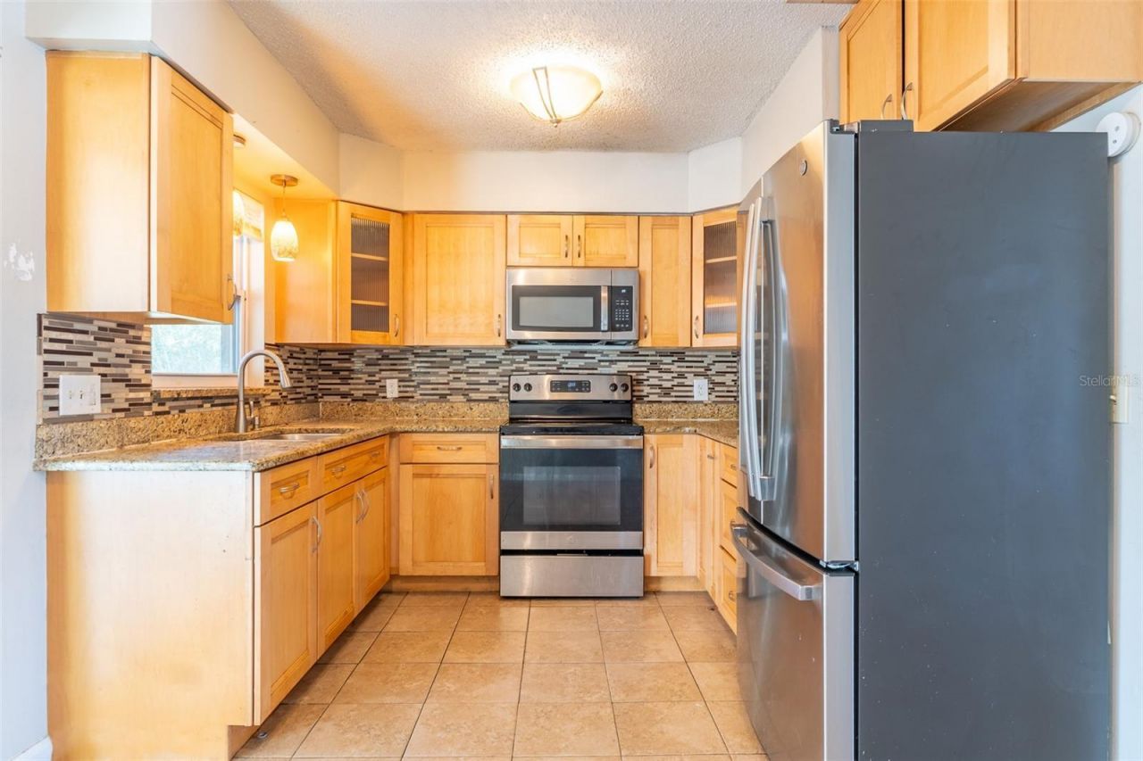 614 E Wheeler Road , Seffner, FL 33584 Photo