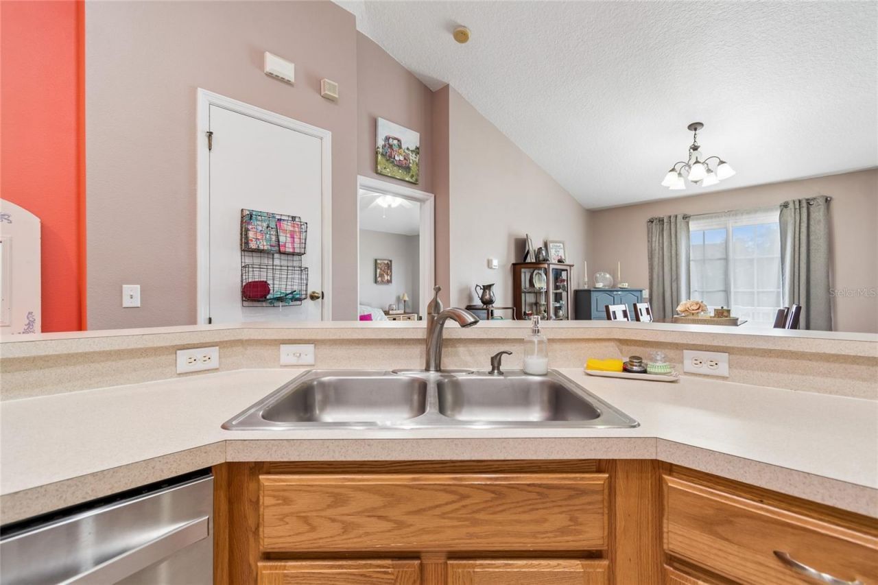 604 51st Avenue N, Saint Petersburg, FL 33703 Photo