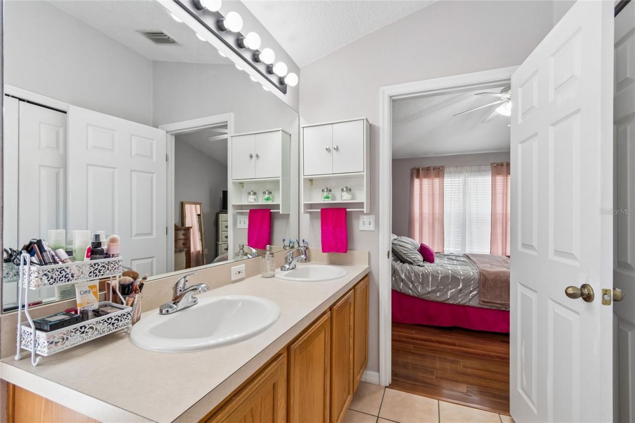 604 51st Avenue N, Saint Petersburg, FL 33703 Photo