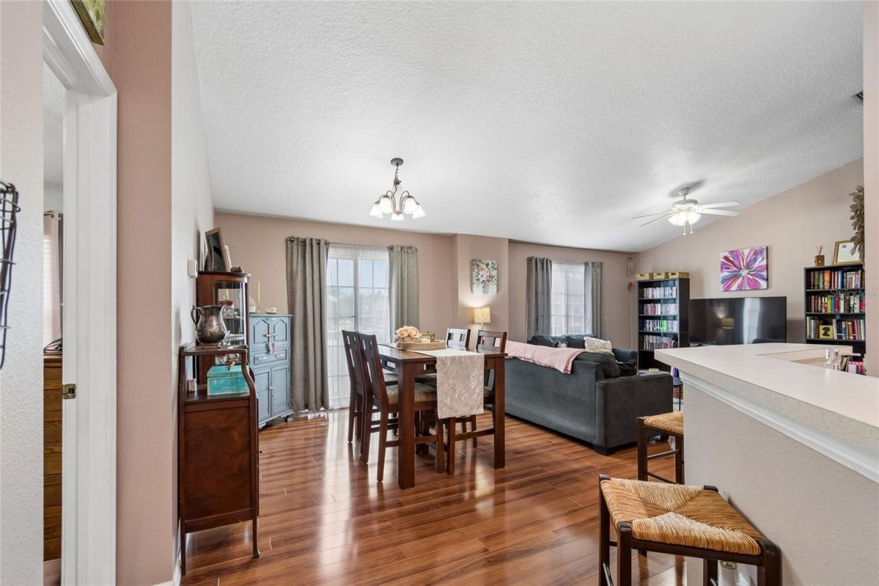 604 51st Avenue N, Saint Petersburg, FL 33703 Photo
