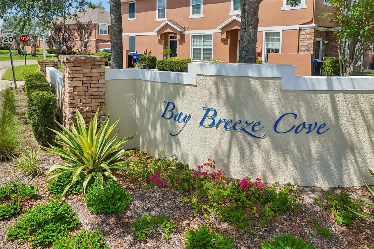 604 51st Avenue N, Saint Petersburg, FL 33703 Photo
