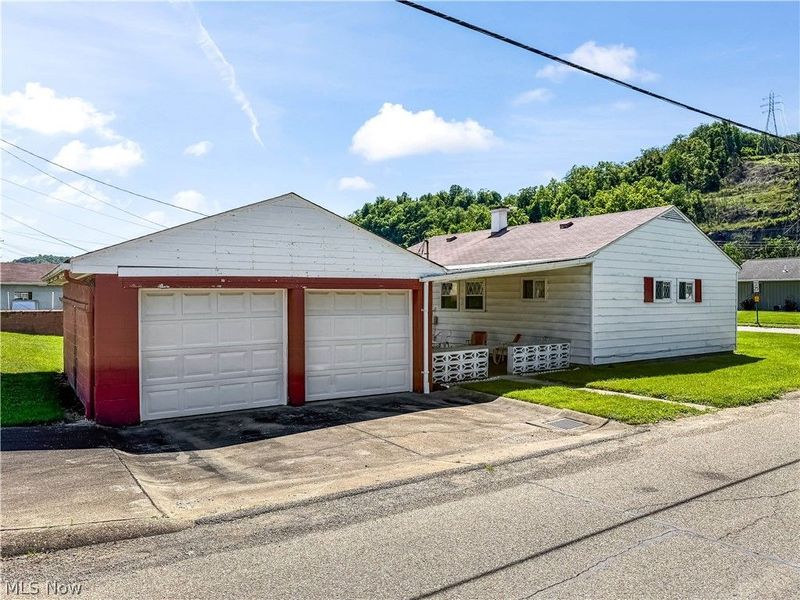 416 Martha Street, Yorkville, OH 43971 Photo 3