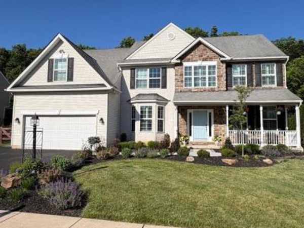 1011 CREEKVIEW DRIVE , PENNSBURG, PA 18073