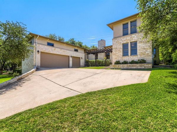 220 Clubhouse DR, Lakeway, TX 78734