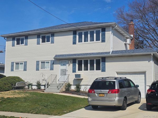43 Guilford Park Drive , Unit 2nd Fl, West Babylon, NY 11704
