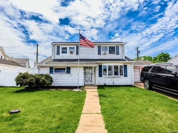 4236 Clarissa Road , Bethpage, NY 11714