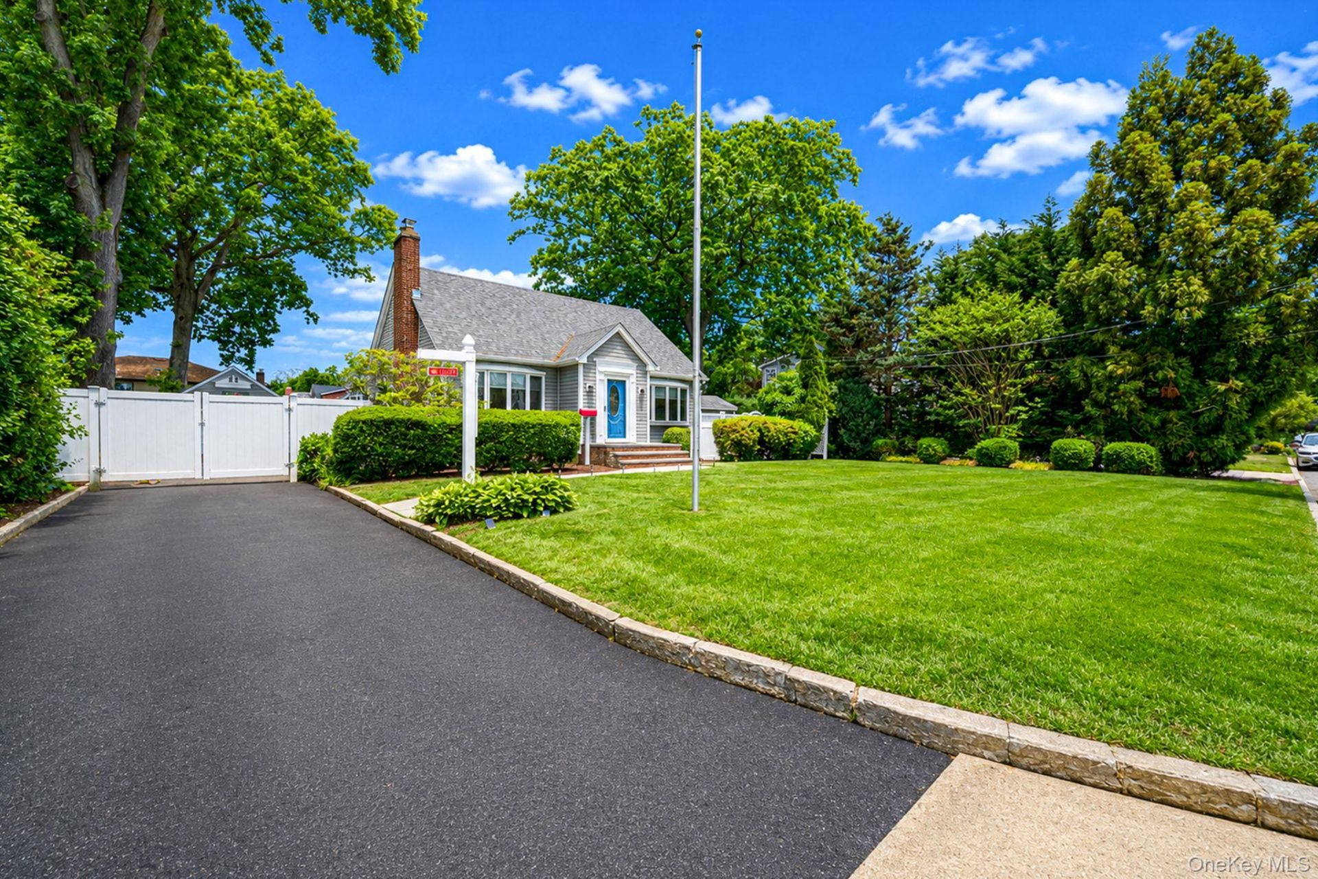 1905 Park Avenue , East Meadow, NY 11554 Main Photo