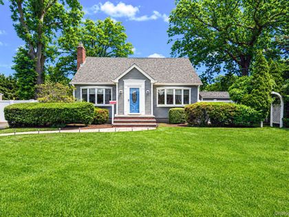 1905 Park Avenue East Meadow, NY 11554