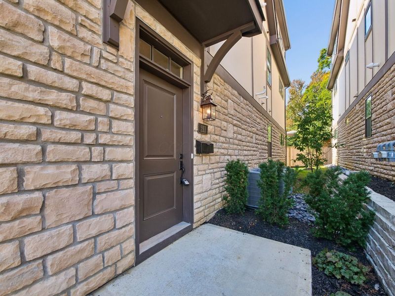 2015 W 5th Avenue, Unit 211, Columbus, OH 43212 Photo 4