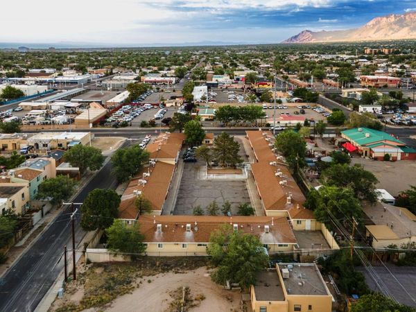 8600 Zuni Road SE, Albuquerque, NM 87108